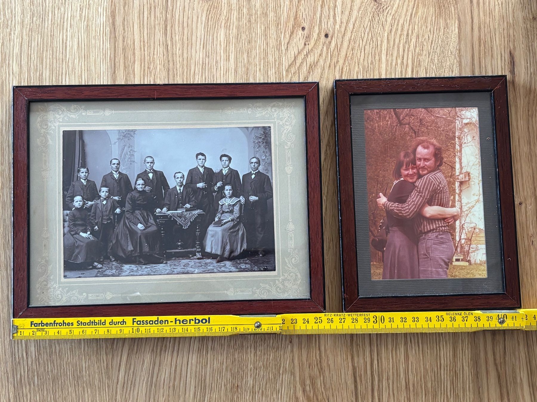 Cornici: Zwei Vintage-Holz-Bilderrahmen mit schwarzem Rand – Usato da Horgen venduto da uge_pd5p 3