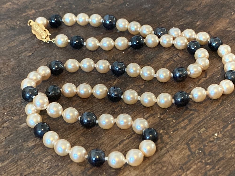 Collier en pâte de verre provenance Mali