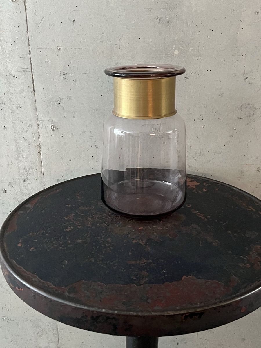 Vasi & Recipienti: Mungeblasene Vase mit Messingring – Usato da Wabern venduto da La-Vitrine 1