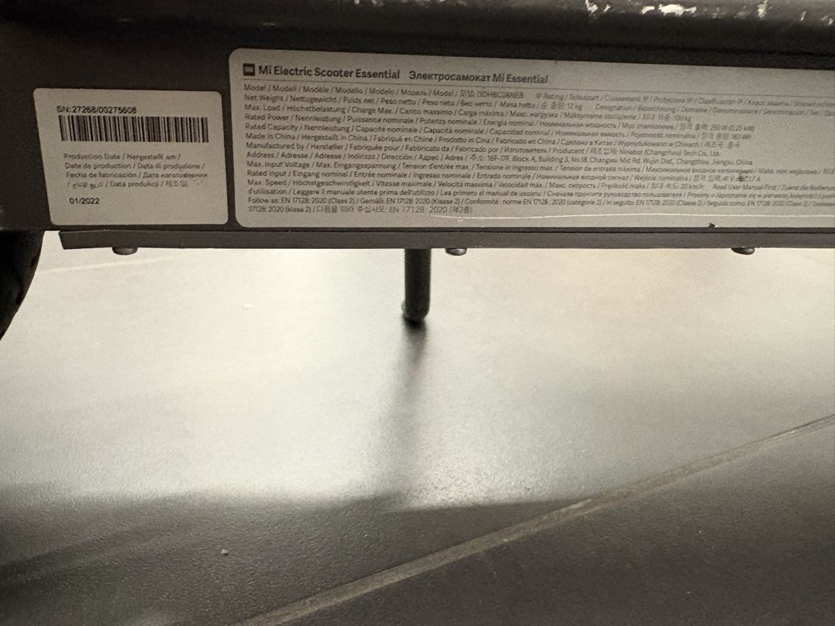 Xiaomi Kickboard: Xiaomi Mi Electric Scooter Essential – Usato da Solothurn venduto da Jfk 6