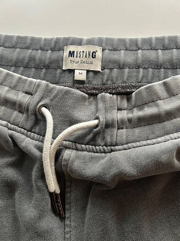 Pantaloni: ***Mustang***  Shorts Gr. M Anthrazit meliert – Usato da Schwyz venduto da kelte74 2