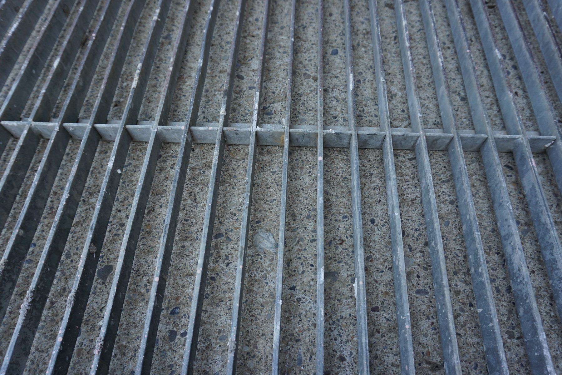 Grilles & Grillages: Lichtschachtgitter – D'occasion à Schleinikon par Tabsu 1