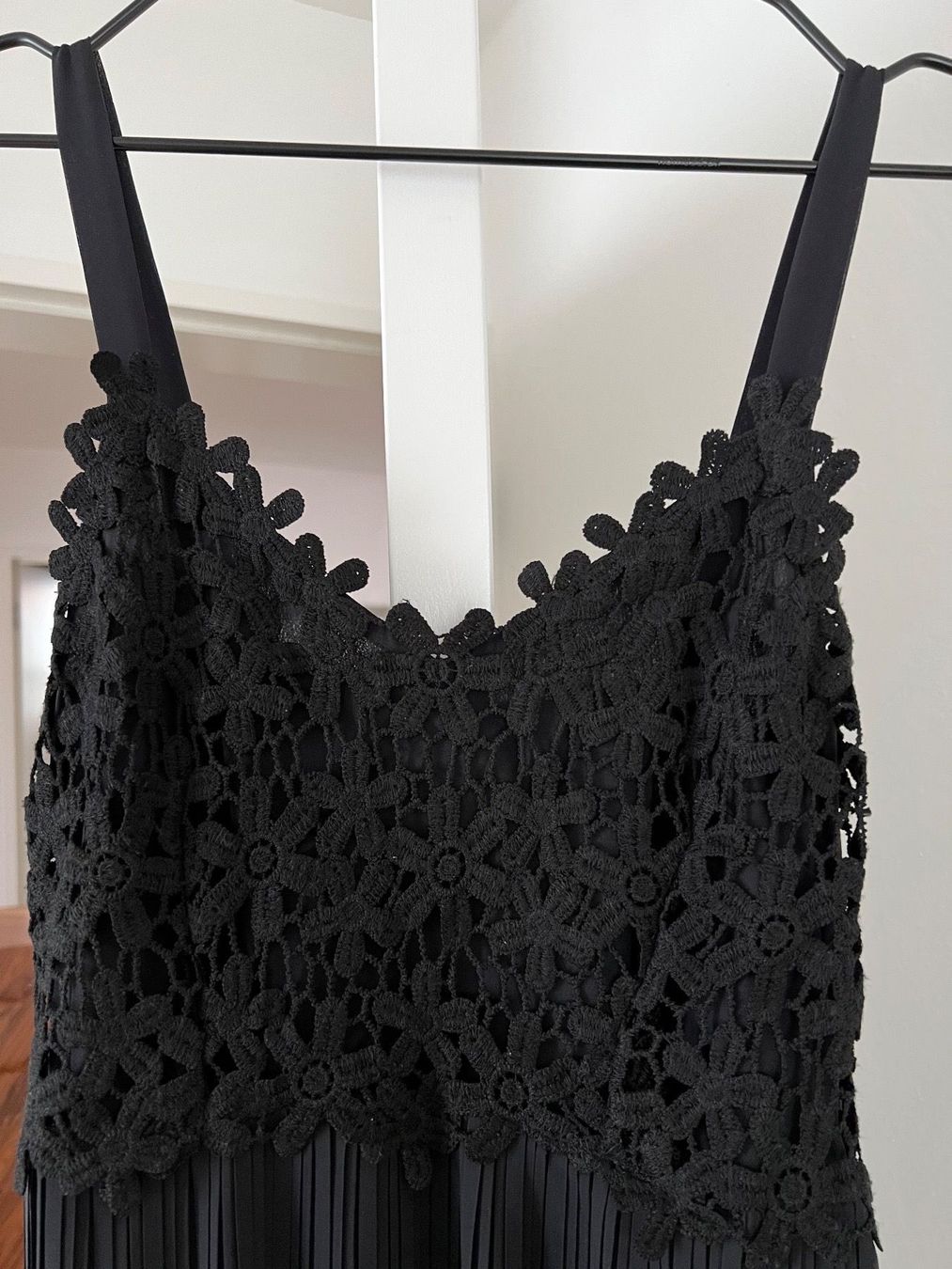 French Connection Kleider: FRENCH CONNECTION, Trägerkleid, lang, schwarz – Neu (gemäss Beschreibung) aus Fraubrunnen von Vpeck 1