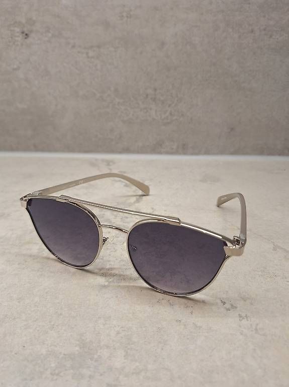 Occhiali & Lenti: Guess Sonnebrille  – Usato da Winterthur venduto da fam_hx 3