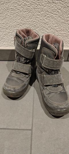Schuhe für Mädchen: Winterstiefel/Winterschuhe Gr. 32 – Gebraucht aus Oberhofen AG von iitf2020