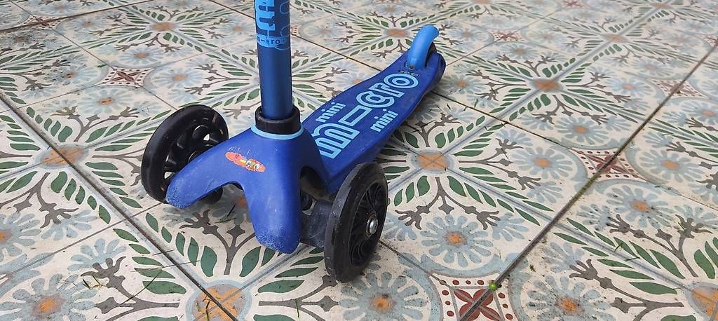 Micro Kickboard: Mini Micro Scooter – D'occasion à Glattfelden par Brueggi7 2