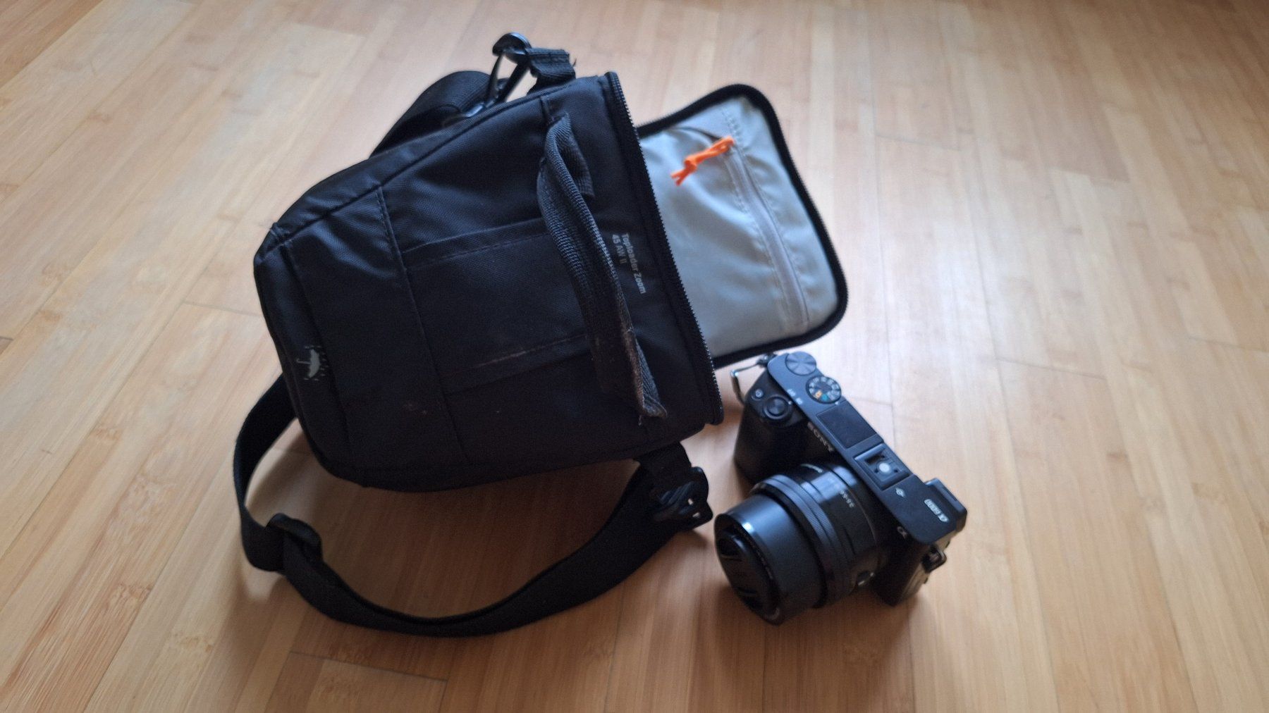 Sony Fotocamera: Sony Alpha 6000 – Usato da Wattwil venduto da Siedlergreen 3