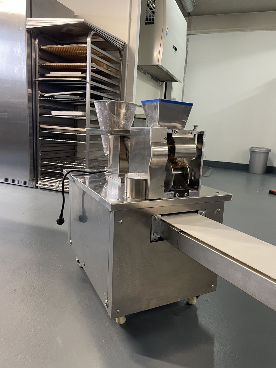 Elettrodomestici da cucina: Teigtaschenmaschine – Nuovo (secondo la descrizione) da Schlieren venduto da pec_hf8n 1