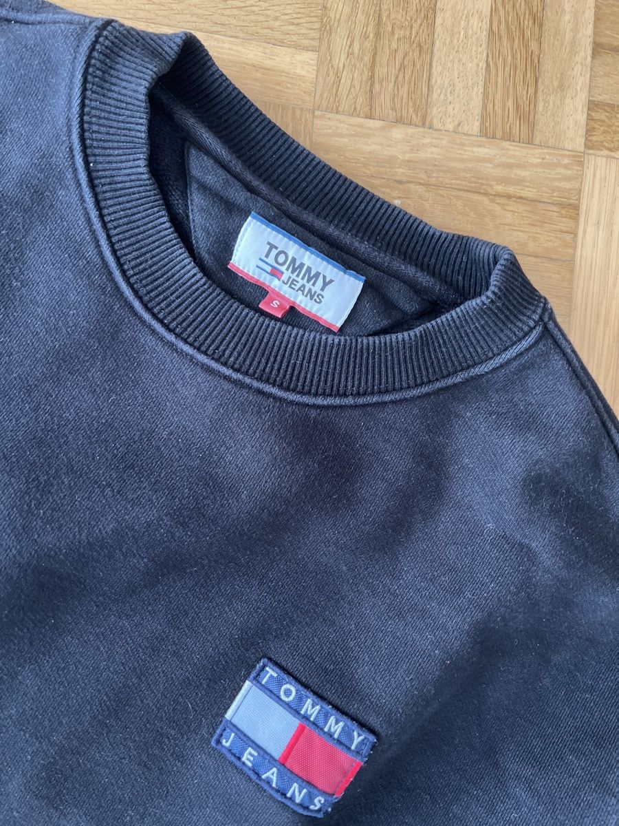 Tommy Hilfiger Pullover & Sweatshirts: Tommy Jeans Pullover Gr. S , Dunkelblau,  guter Zustand – Gebraucht aus Oberwil BL von Zenga60 1