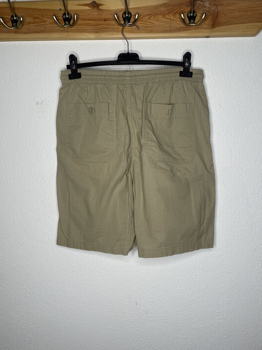 Pantaloni: Shorts  mit seitentaschen  Beige – Usato da Capolago venduto da LA.BOTTEGA 1