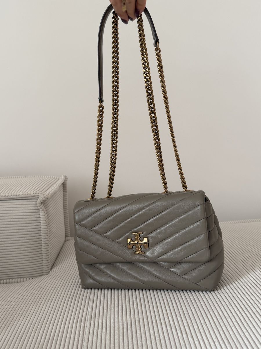 Tory Burch Borse da donna: Tory Burch Schultertasche Kira in Grau – Nuovo (secondo la descrizione) da Adliswil venduto da tioe 2