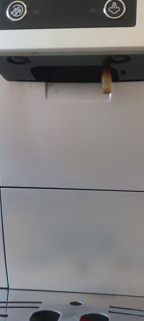 De'Longhi Machines à café & Machines à expresso: Machine à café delonghi ecam 23.420.sb défectueuse. – Défectueux à Rolle par mro_5nyk 6