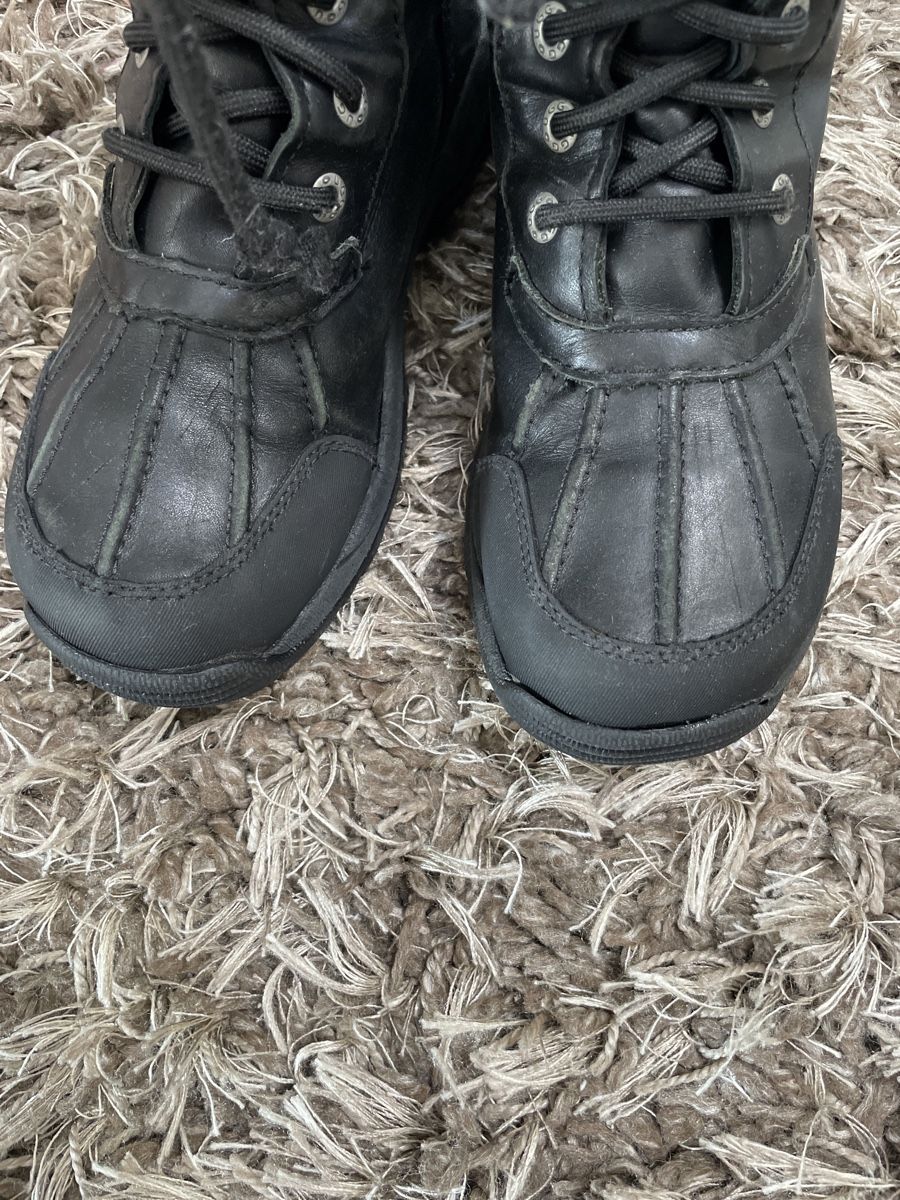 Ugg Scarpe da uomo: UGG Winterstiefel Grösse 33 – Usato da Solothurn venduto da Silbermond01 3