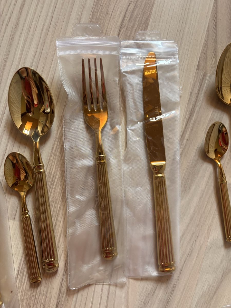 Set di posate: Service de couverts dorés – Nuovo e nell'imballaggio originale da St-Légier- La Chiésaz venduto da anh_9289 1