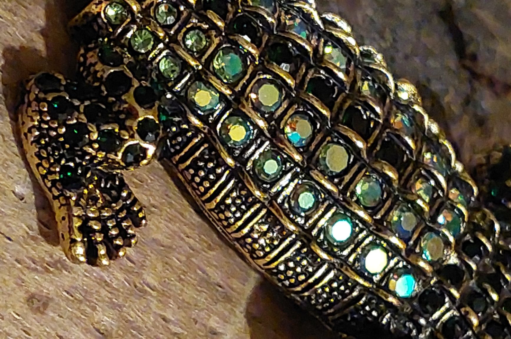 Broches & Aiguilles: Grosse Krokodil Brosche mit Strass - 14 cm – Neuf (Voir description) à Oberwil BL par Hunajakakku 2