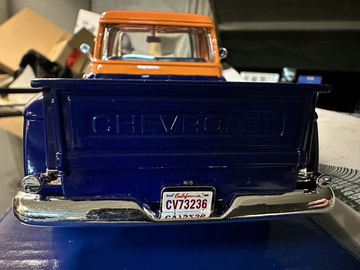 Chevrolet Voitures modèles: Chevy stepside 1955 5100 gulf pick up Oldtimer classic  – Neuf avec emballage d'origine à Reinach AG par rares75 3