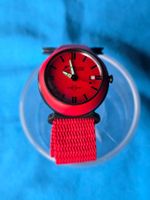 Montre Side Watch Swiss Made rouge bracelet textile