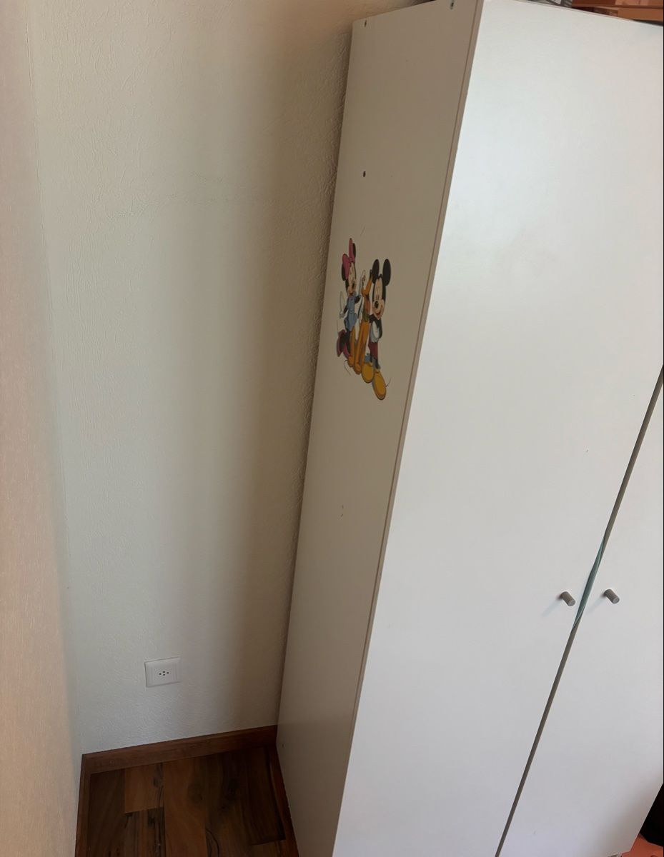 Armadi: Schrank kostenlos – Usato da Oberriet SG venduto da jen_b5ht 1