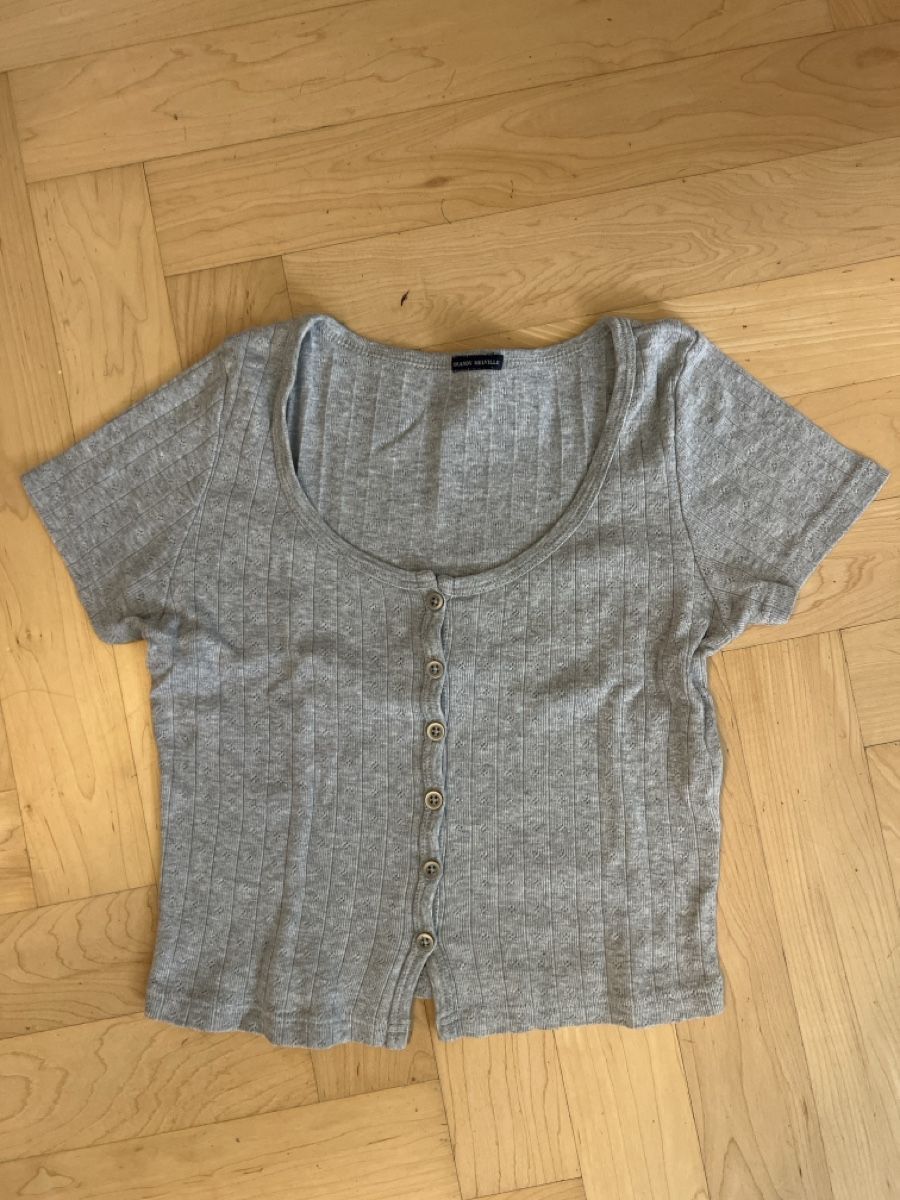 Brandy Melville Top: Shirt Brandy Melville grau One Size  – Nuovo (secondo la descrizione) da Zürich venduto da Alexandra2206