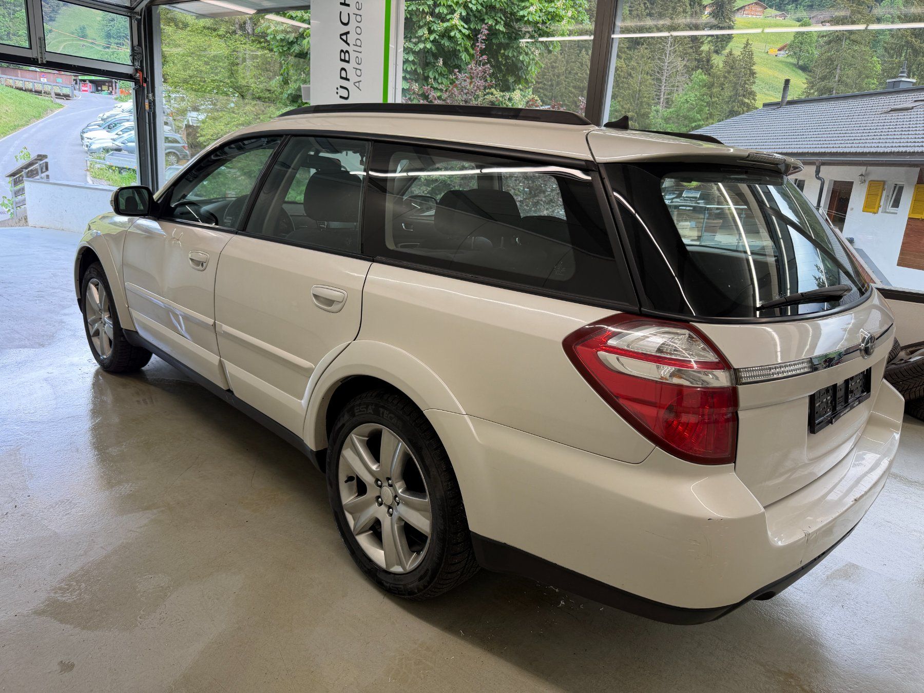 Subaru Automobili: SUBARU LEGACY OUTBACK 2.5i ab Platz – Usato da Adelboden venduto da Tonner 3