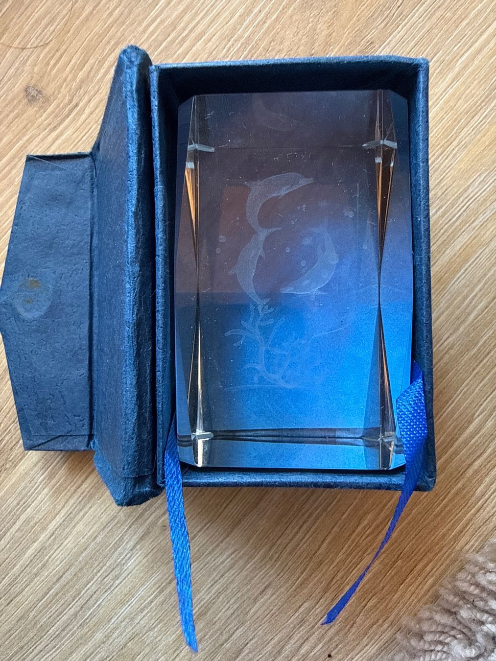 Bicchieri: Glas Briefbeschwerer mit Delfinen – Usato da Andelfingen venduto da Judy0007 3