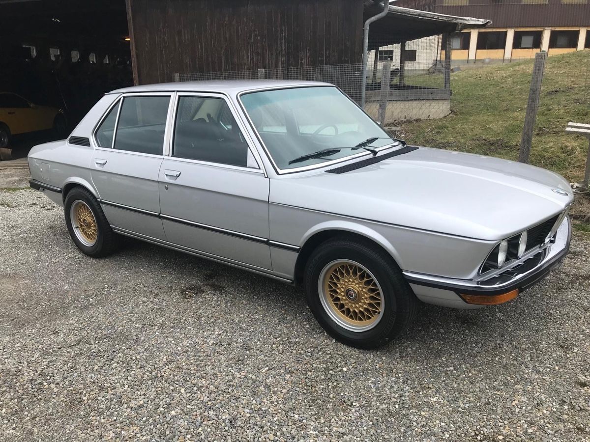 BMW Automobili: BMW 528i Oldtimer, Top Zustand, Veteran – Usato da Neschwil venduto da Luna19610 1