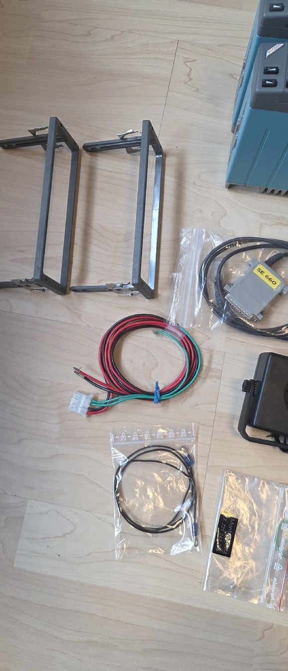 Radiocomunicazione: 2x ascom se660 + programieradapter und zubehör 2m VHF – Usato da Aarburg venduto da Se20 7