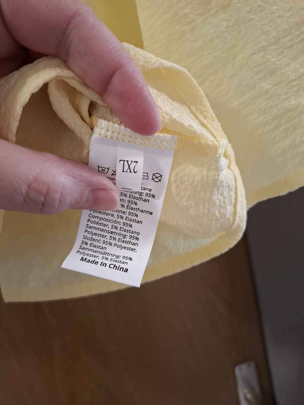 Chemisiers: Bluse Grösse 2XL gelb – Neuf avec emballage d'origine à Lütisburg par amerika123 1