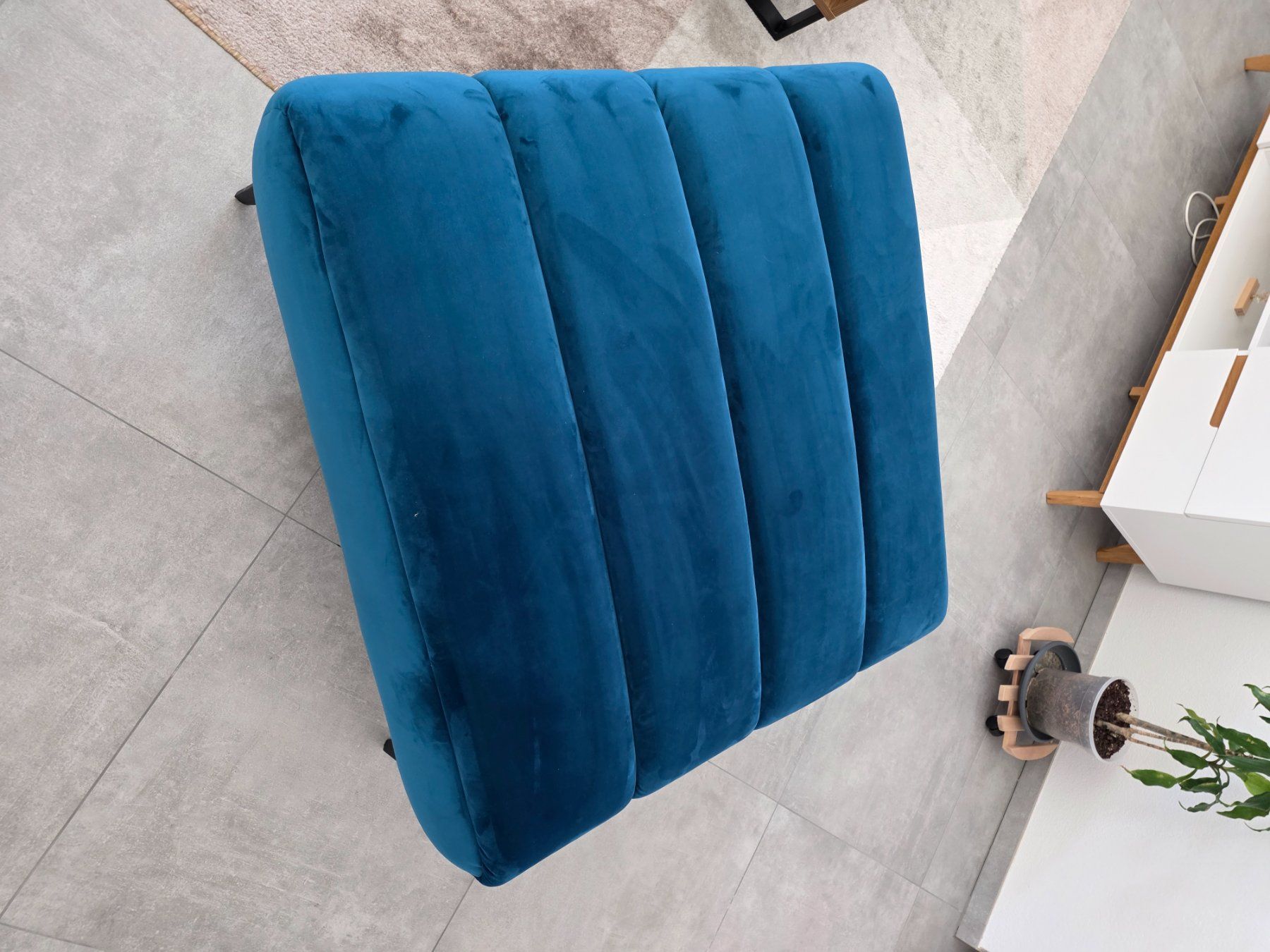 Divani: Canapé bleu océan et son pouf – Usato da Vétroz venduto da tgu_2rjn 1