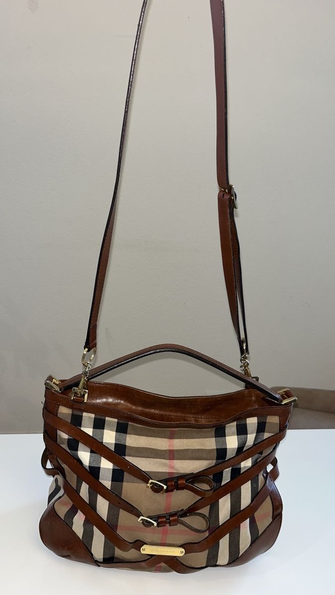 Burberry Taschen für Damen: Burberry Brown House Check Canvas and Leather – Gebraucht aus Glattpark(Opfikon) von Sbitizi 1