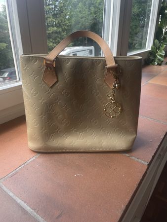 Louis Vuitton Hand Bad Houston Cream Vernis