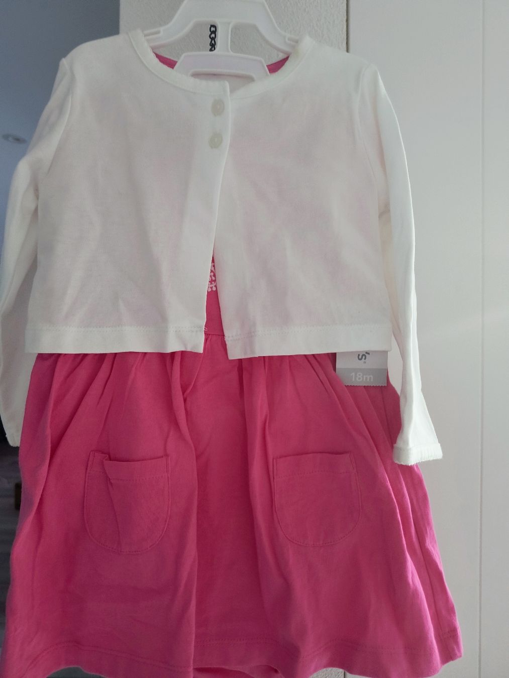 Vestiti & Gonne: Mädchen Kleid mit Jäckchen Grösse 80 neu mit Etikett – Nuovo (secondo la descrizione) da Schöfflisdorf venduto da kin_2dp9
