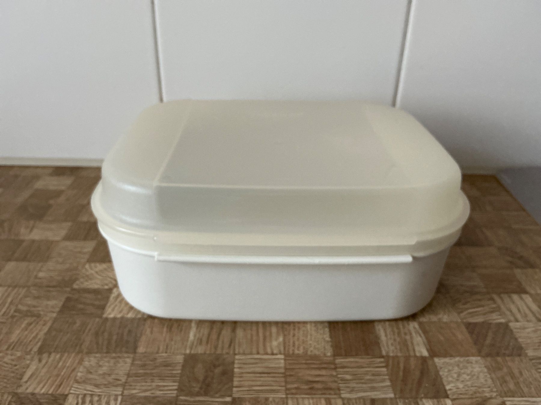 Tupperware Contenitori & Simili: Tupperware Guetzlidose – Usato da Birmensdorf ZH venduto da Hilhan