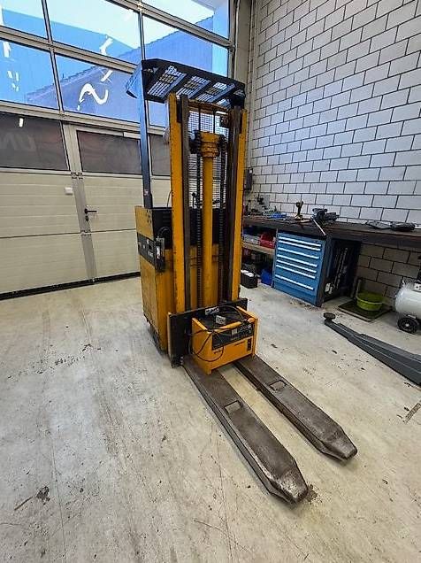 Jungheinrich Carrelli elevatori e a forche: Jungheinrich Ameise/ Hochhubwagen – Usato da Frick venduto da sandro_martin 6
