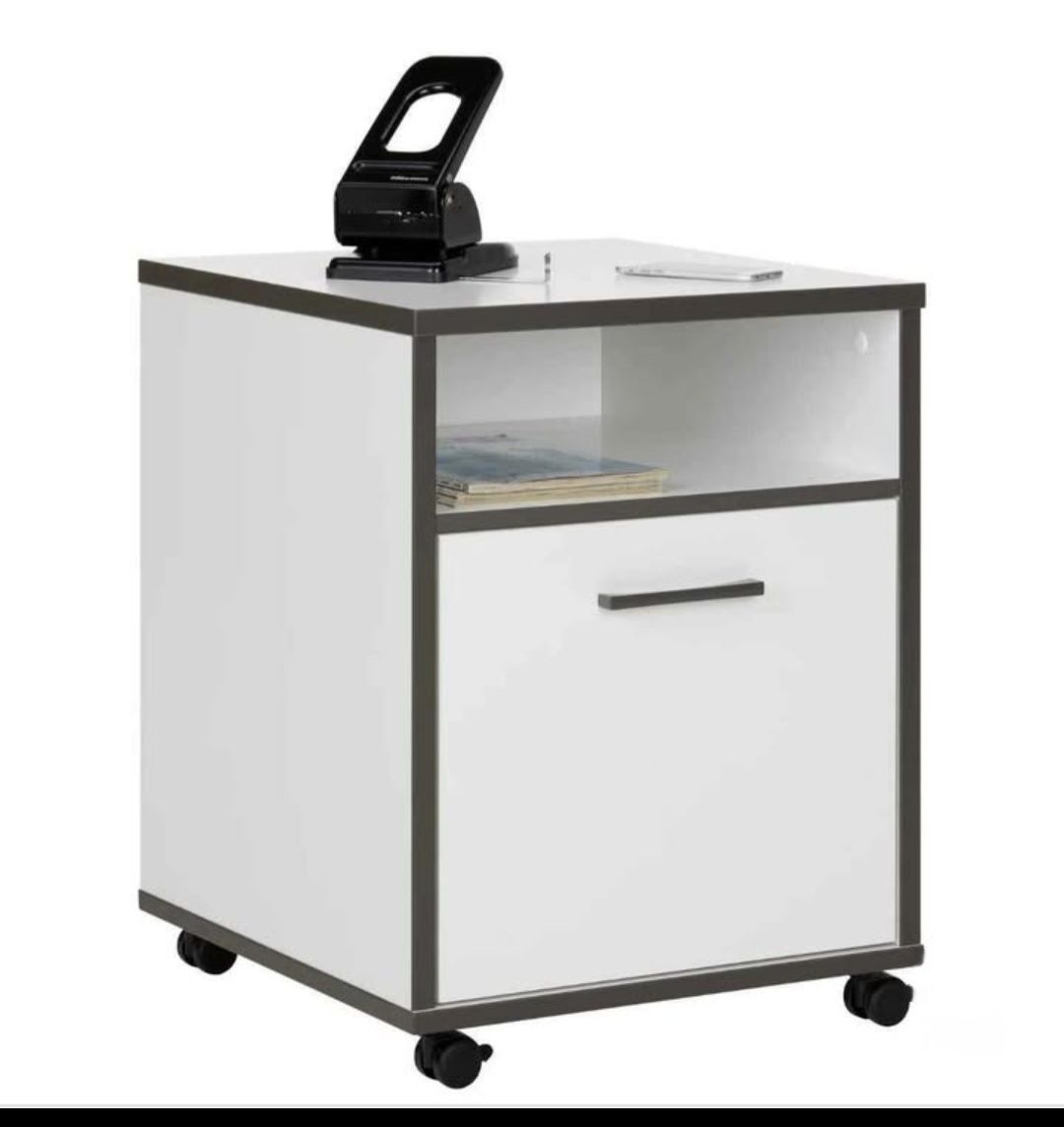Scrivanie: Bürotisch mit 2 x Rollmöbel – Usato da Wallisellen venduto da Dere02 2