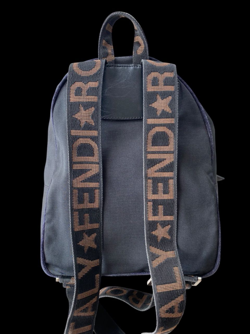 Fendi Taschen für Damen: Fendi Zucca Schwarz Vintage Rücksack – Gebraucht aus niederbipp von Esbenz 5