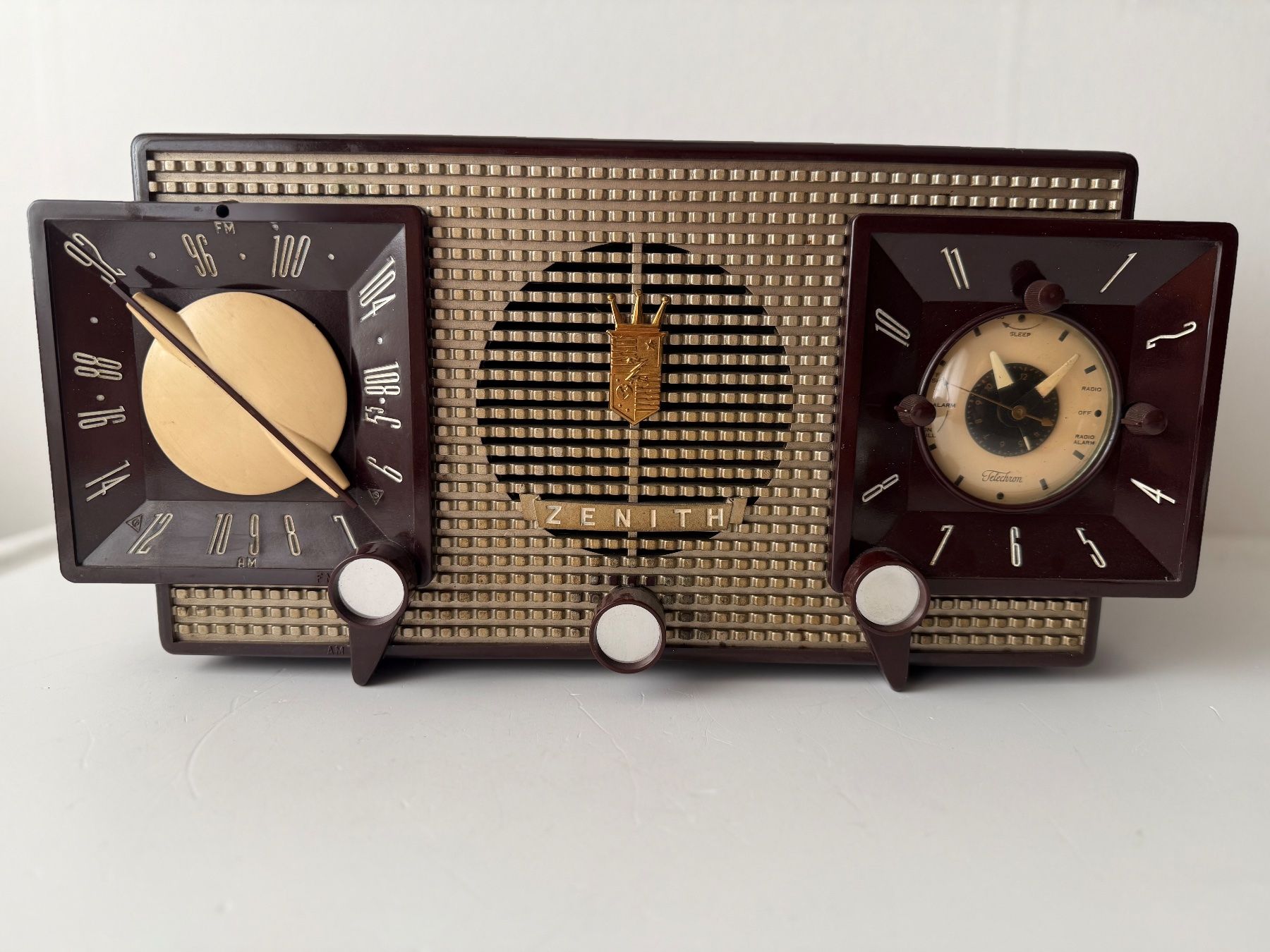 Radio: Antikes Zenith Radio J733 – Usato da Zwingen venduto da moje1