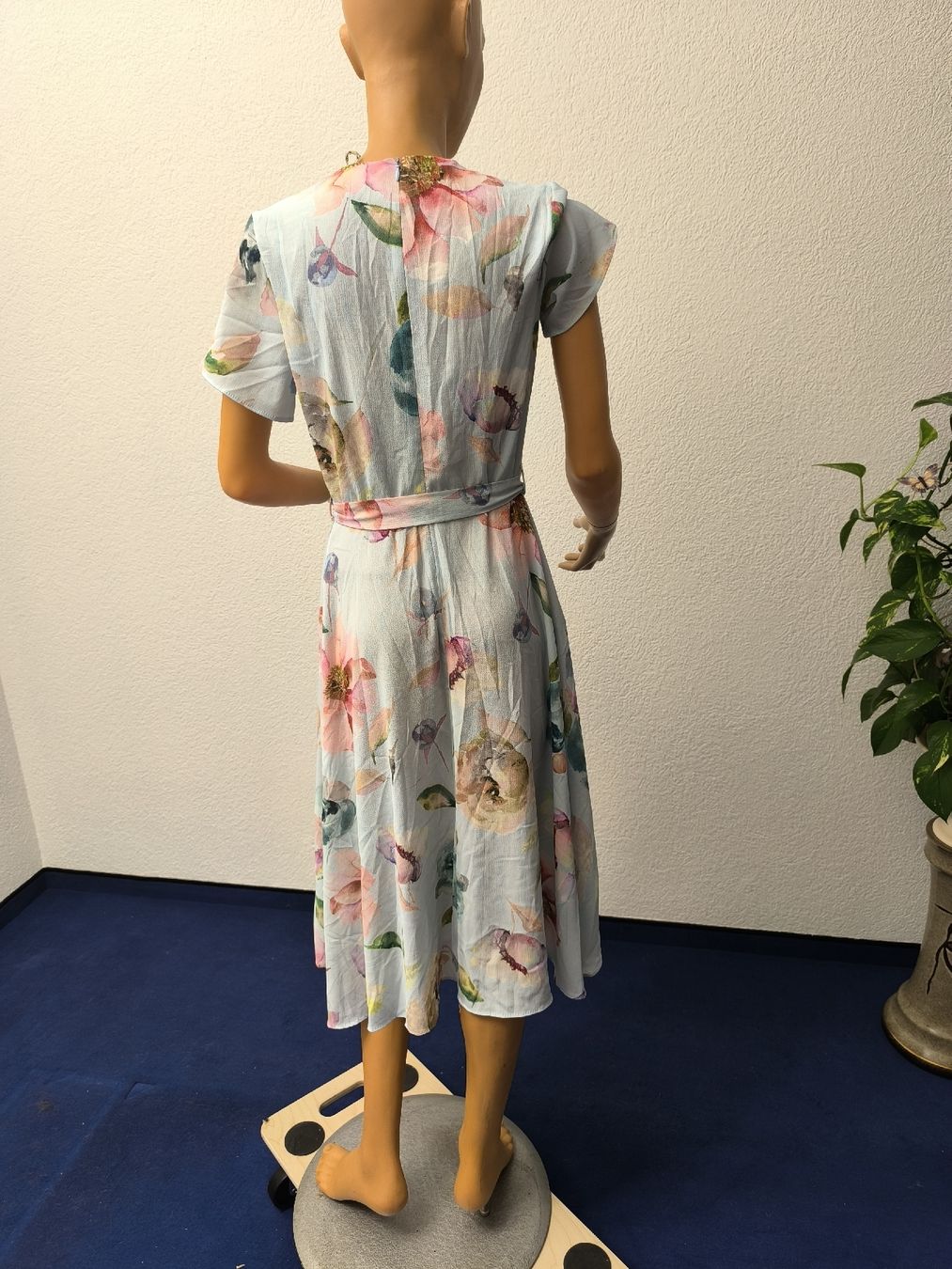 Kleider: Sommerkleid mit Blumenmuster – Gebraucht aus Gettnau von Immortal_ 1