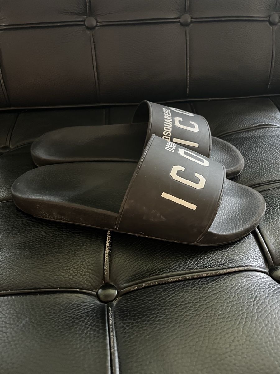Dsquared2 Scarpe da uomo: Dsquared2 ICON Badeschuhe Gr. 44 – Usato da Arbon venduto da Lakatusch 2