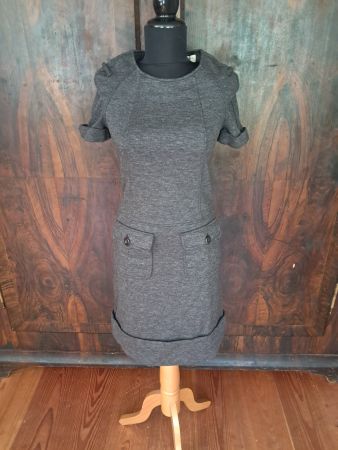 Burberry . spezielles Kleid . Grau . S .