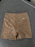 Short shiny BJ