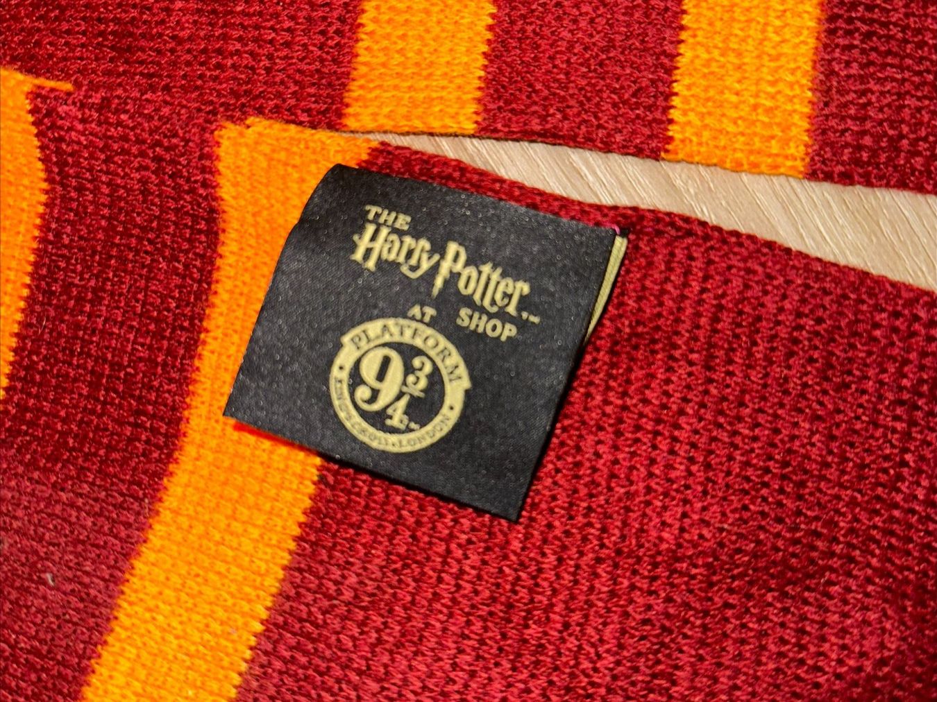 Foulard & Sciarpe: Harry Potter Gryffindor Schal – Nuovo (secondo la descrizione) da Unterstammheim venduto da Robin059 2