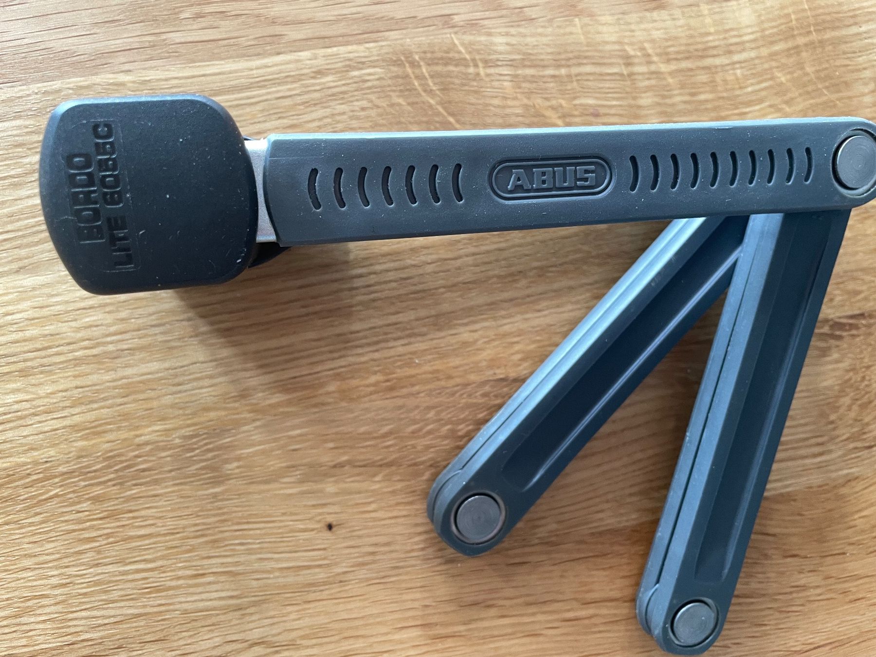 Abus Lucchetti: Veloschloss ABUS Bordo Lite 6055C Neu - 80cm Codeänderung – Nuovo (secondo la descrizione) da Zuchwil venduto da astalavista02 1