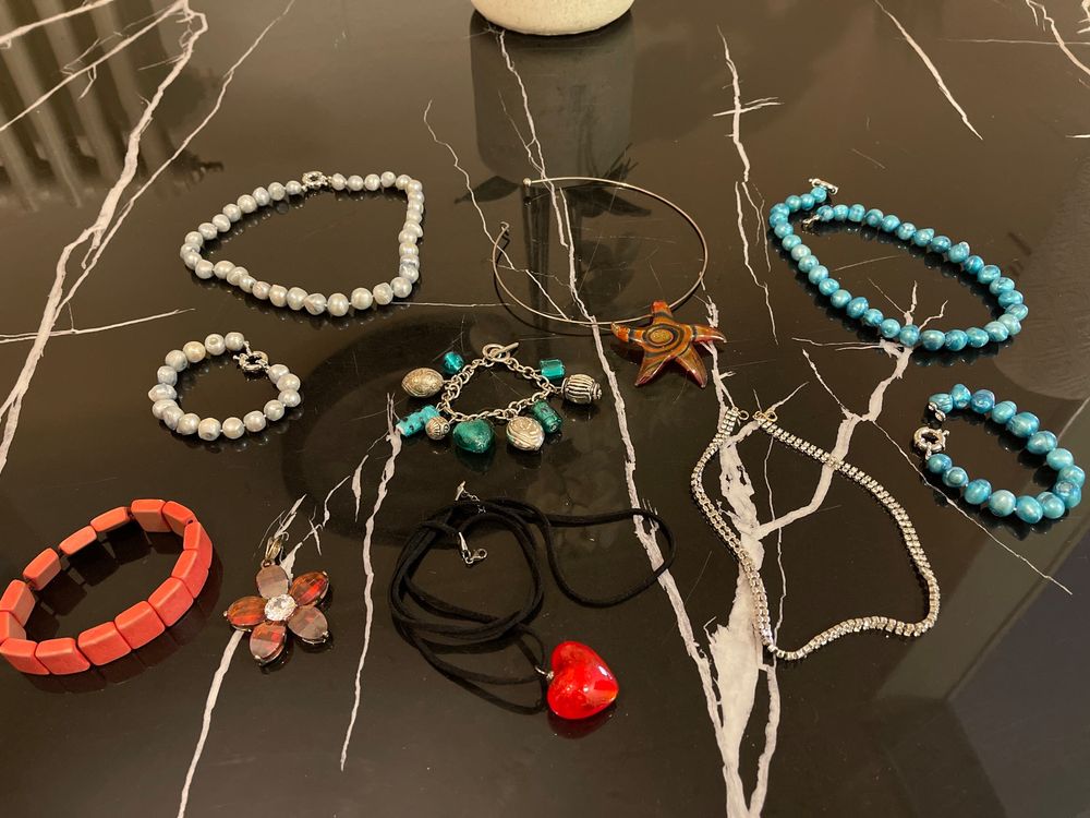 Lot De Bijoux Fantaisie Argenté - 1 Collier, 3 Paires Boucles D'oreilles, 2 Bracelets