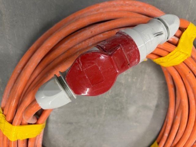 Cavi: Elektrokabel 32 Amper 40Meter – Usato da Zürich venduto da ljiljana1973 1