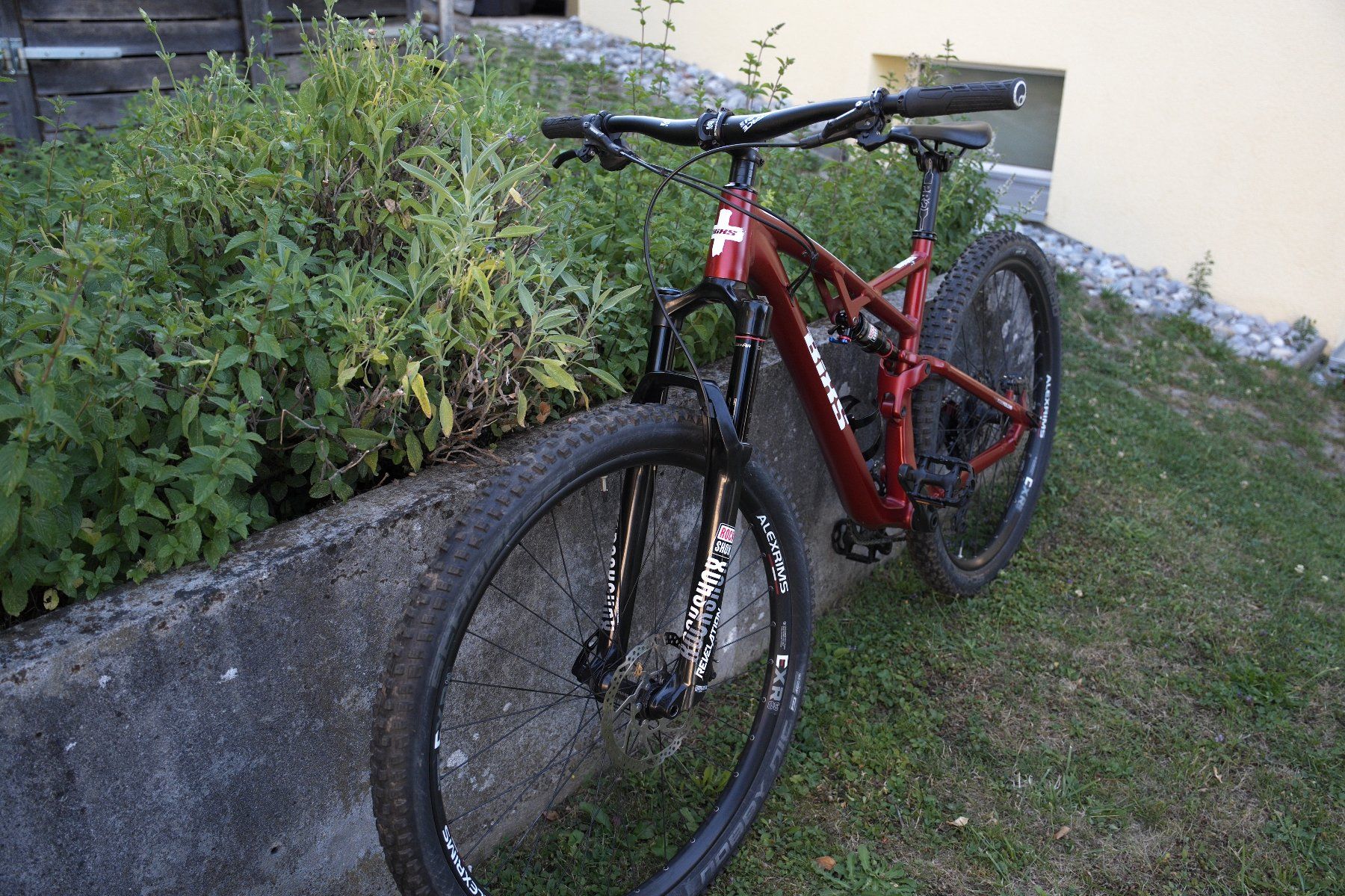 Bixs Vélos: Bixs Sign 320 Fully Mountainbike – D'occasion à Spiez par nir_7n58 8
