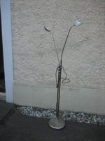 Stehlampe mit zwei Köpfen
