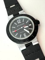 Auffallende Uhr aus ALUMINIUM mit Ersatzband