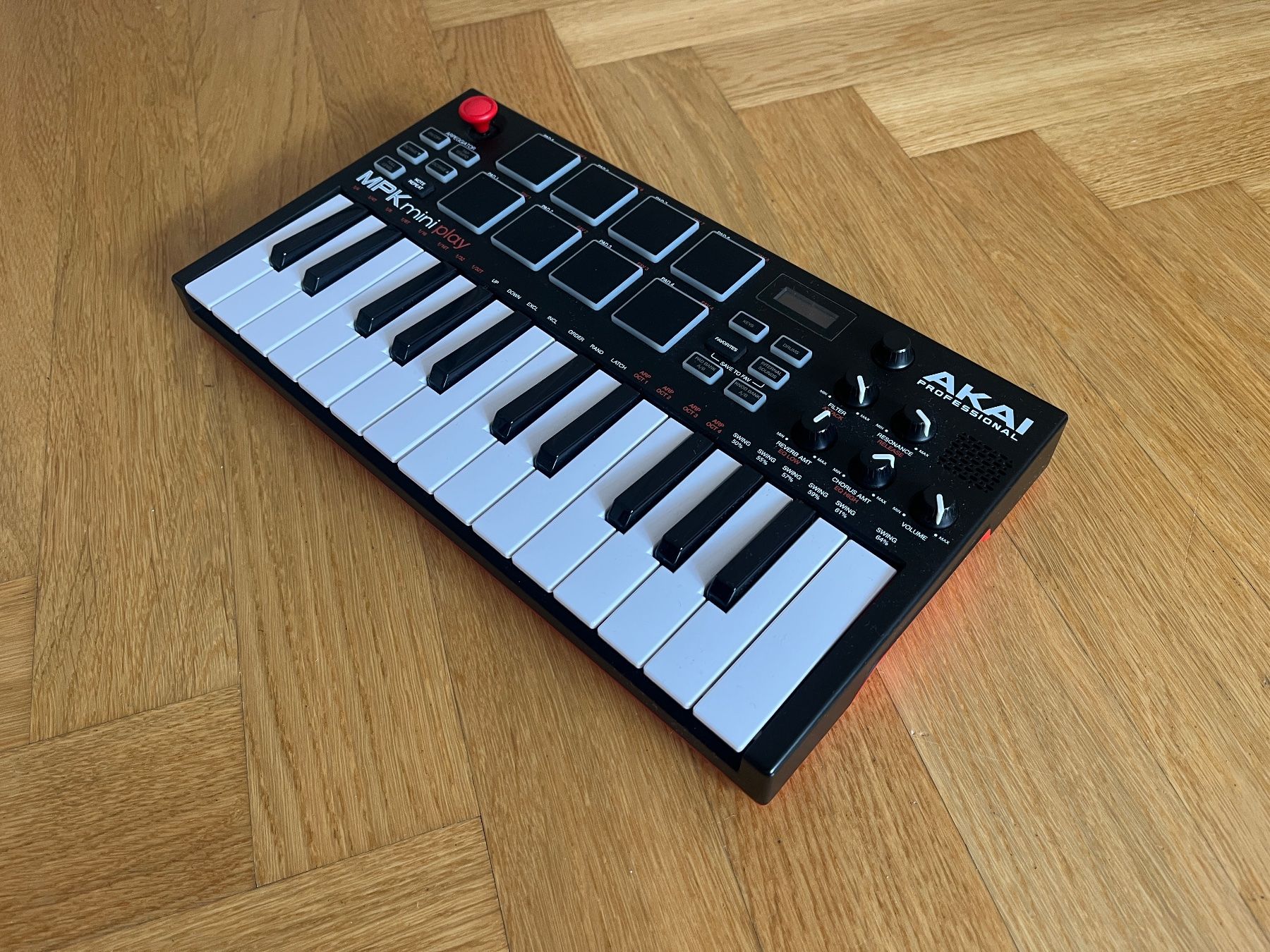 Akai Console di mixaggio: AKAI MPK Mini Play – MIDI Keyboard / USB Controller – Usato da Zürich venduto da bretxo 3