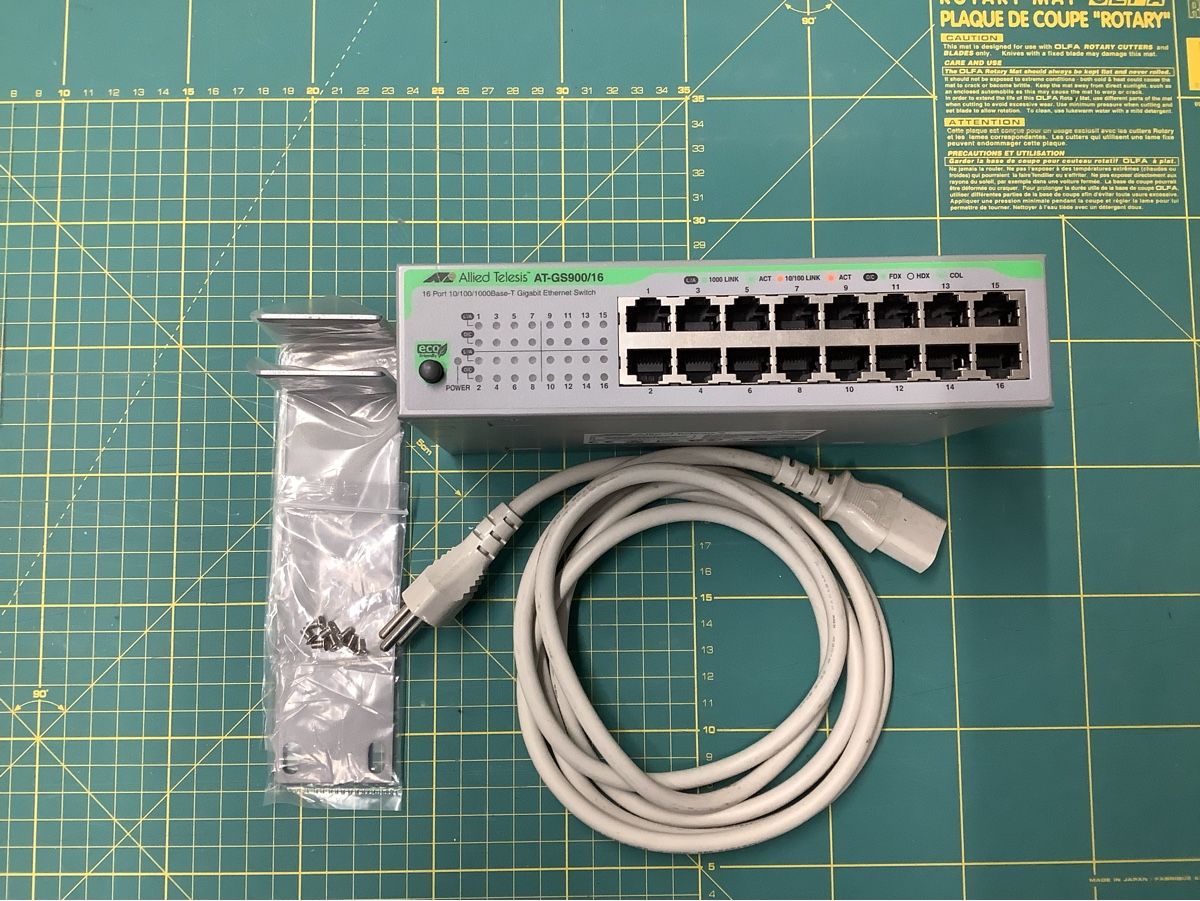 Hub & Switch: Allied Telesis AT-GS900/16 Switch – Usato da Saland venduto da stone75 4